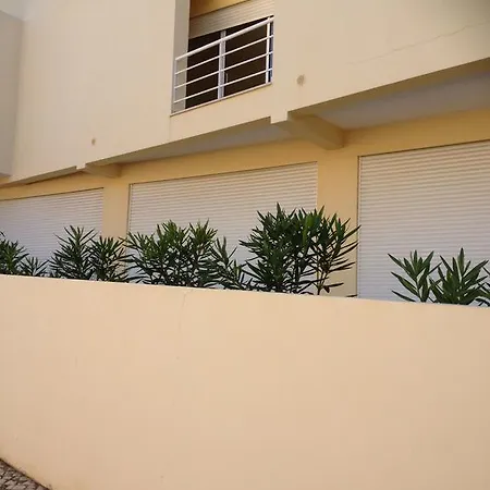 Будинок відпочинку 2 Bedroom Luxury With Pool In Patroves