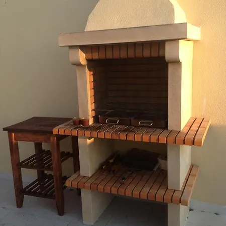 בית נופש 2 Bedroom Luxury With Pool In Patroves אלבופיירה