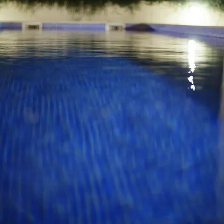 بيت للعطل 2 Bedroom Luxury With Pool In Patroves البوفيرا