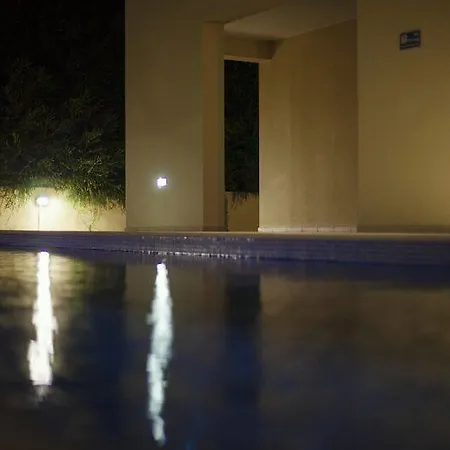 2 Bedroom Luxury With Pool In Patroves بيت للعطل *